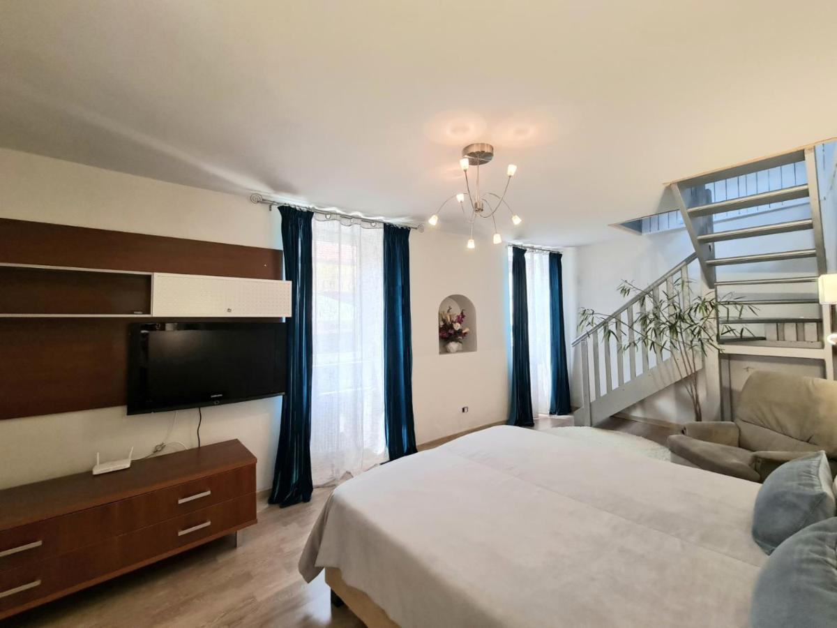 Happy House Apartment *