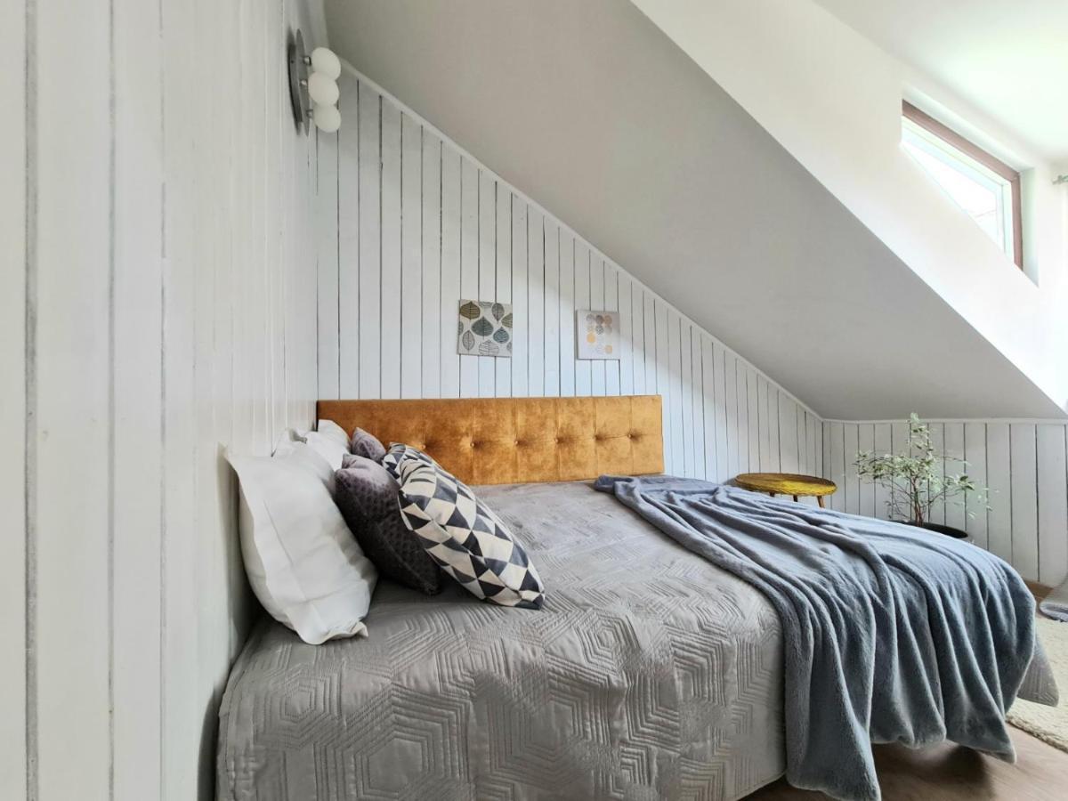 Happy House Apartment *